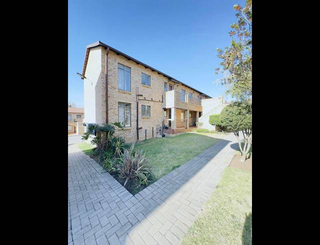 2 BEDROOM APARTMENT FOR SALE IN HONEYDEW GROVE